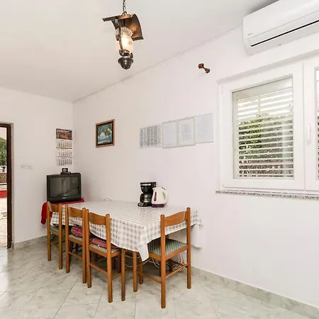 Apartment Mirjana Vodice